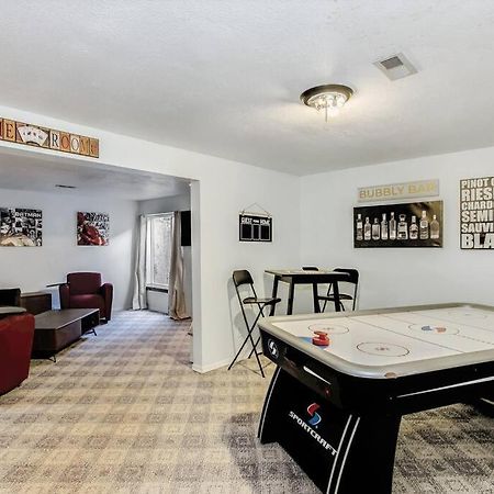 Wow! Spacious Retreat & Amazing Yard 2400+4Bd/3Bth Wichita Bagian luar foto