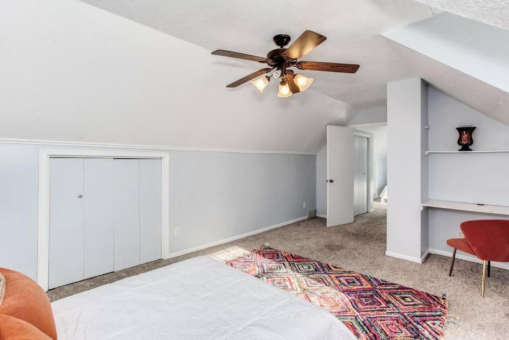 Wow! Spacious Retreat & Amazing Yard 2400+4Bd/3Bth Wichita Bagian luar foto