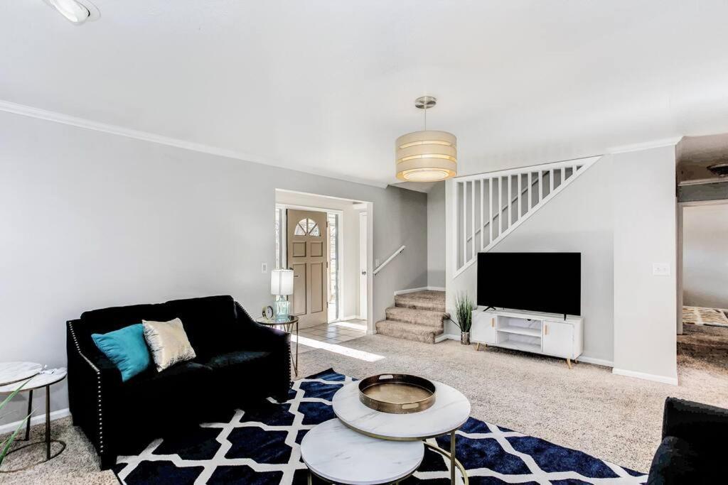 Wow! Spacious Retreat & Amazing Yard 2400+4Bd/3Bth Wichita Bagian luar foto