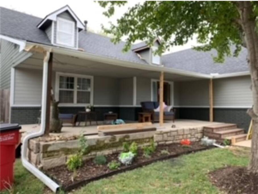 Wow! Spacious Retreat & Amazing Yard 2400+4Bd/3Bth Wichita Bagian luar foto
